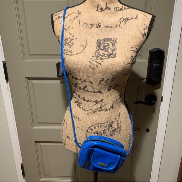 Liz Claiborne Accessories Blue Small Crossbody Bag - Picture 11 of 16